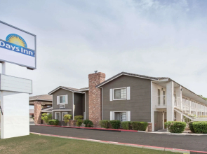 Days Inn by Wyndham Mesa East