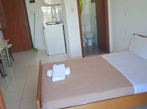 Room in Apartment - Budget Studio 8 km - 5min Away From Malia