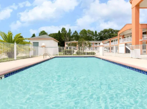 Super 8 Ocean Springs Biloxi