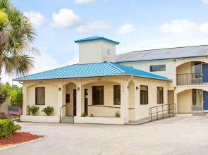 Super 8 Motel - Walterboro