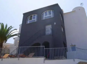 Apartment with pool, mountain views, in Javea