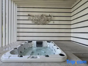 Macrolink Signature Studio Suite 2pax Legoland