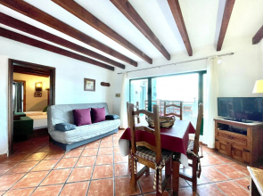 Apartment in rural house with Wifi and ocean view