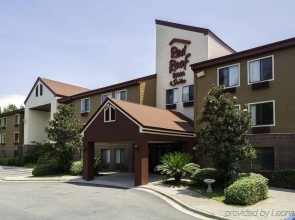 Red Roof Inn & Suites Savannah Airport