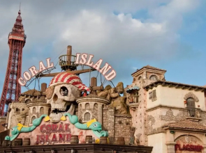 Impeccable 4-bed House in Blackpool