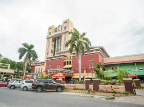 World Palace Hotel by OYO Rooms