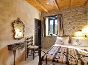 Stunning 8-bed Villa in Marmaro With Amazing View