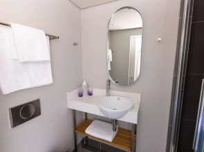 StayEasy Cape Town City Bowl