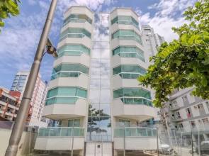 3BR Seafront apt w/ BBQ in Itapema Con0101