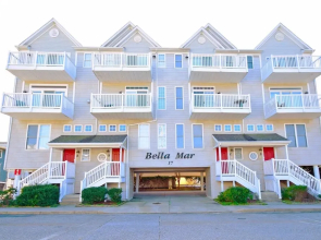 Bella Mar C 4 Bedroom Townhouse by RedAwning