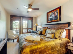 Luxury 2 Bedroom Ski in, Ski out Condo in Breckenridge with Shared Pool, Hot Tub, Arcade, and Bar