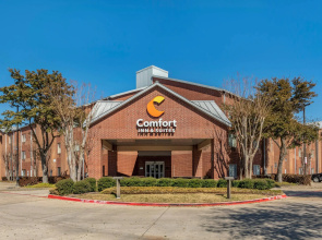 Comfort Inn & Suites North Dallas - Addison