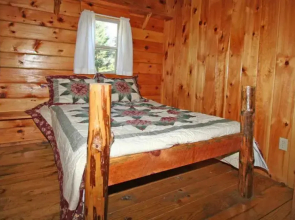 Robin Hill Camping Resort Deluxe Cottage 13