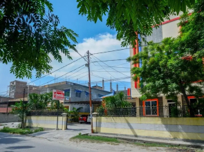 RedDoorz near Millenium Waterpark Palu