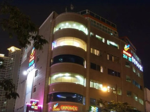 The Blue Guesthouse - Hostel