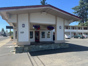 Red Carpet Inn Medford