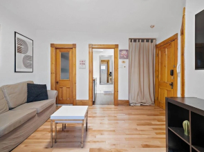 1-bd 1-wc Newly Renovated Located 5 Minutes From Old Port Montreal