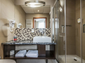 Hotel Victor Pruszków DeSilva