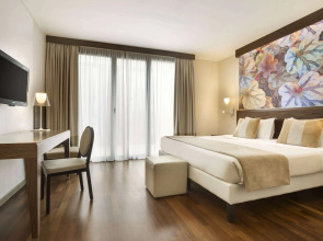 Отель Ramada Plaza by Wyndham Milano