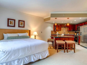 K B M Resorts- HKK-231 Beautiful Studio villa, ocean views, chefs kitchen, easy access