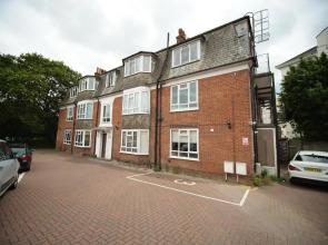 Town Centre Apartment Sleeps 9