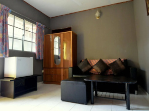 Zackry Guest House