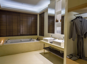 The Anda Mani Khaolak Beachfront Villas