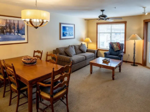 3413 - One Bedroom + Den Standard Powderhorn Lodge 1 Condo