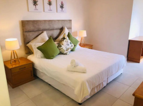 22 Kyalanga Beachfront Apartment