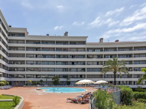 Family Holidays With Pool, Monumental Place