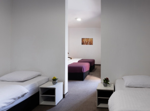 BLEECKER Hotels