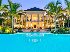 Villa Alta Gracia w Private Pool Designer Decor