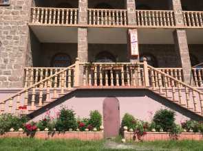Max Hotel Gogi Alibegashvili