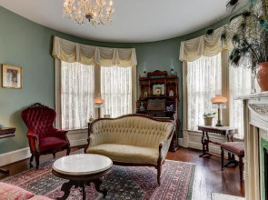 C.W. Worth House Bed and Breakfast