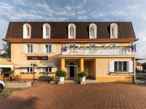 Prague Hotel Carl Inn restaurant & Free Parking