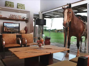 Howard Johnson Finca Maria Cristina