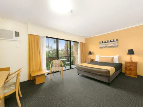 Mt Ommaney Hotel Apartments