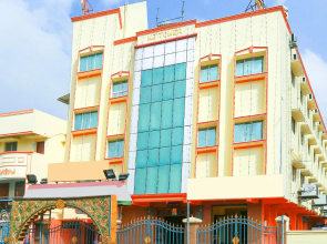 OYO 68796 Shanthi Mahal