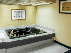 Quality Inn & Suites Goshen Area