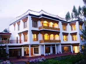 Rock Castle Residency