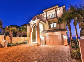 Villa Bianca 6 Bedroom Holiday Home by Five Star Properties