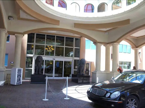 Luxury Apartments At Intracoastal