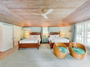 Villa Oasis: Newly Remodeled Luxury Villa With Pool & Private Garden