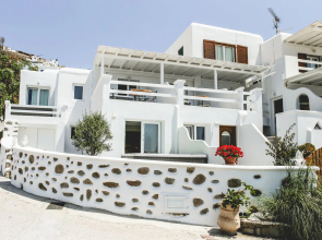 Villa Elina Suites And More