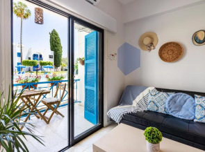Sea Breeze 1-BR Apt in Pyla