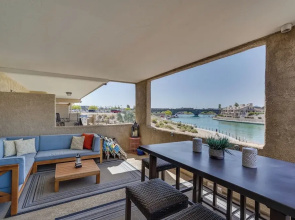 Waterfront Condo w/ Pool Access in Lake Havasu