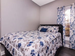 Cozy 1 bedroom Apartment Sleeps 4