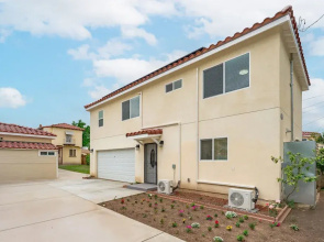Cozy Modern Stay in Alhambra 30plus Days Welcome