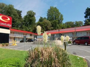 Econo Lodge University