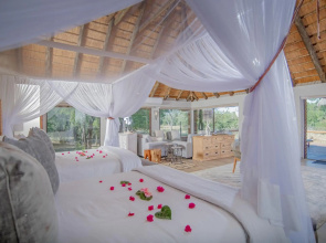 Karongwe - River Safari Lodge